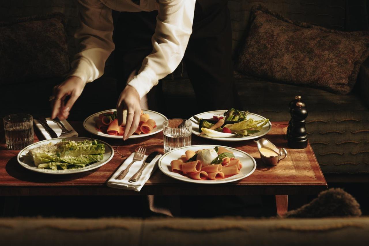 Parkhotel Mondschein, A Member Of Design Hotels بولزانو المظهر الخارجي الصورة